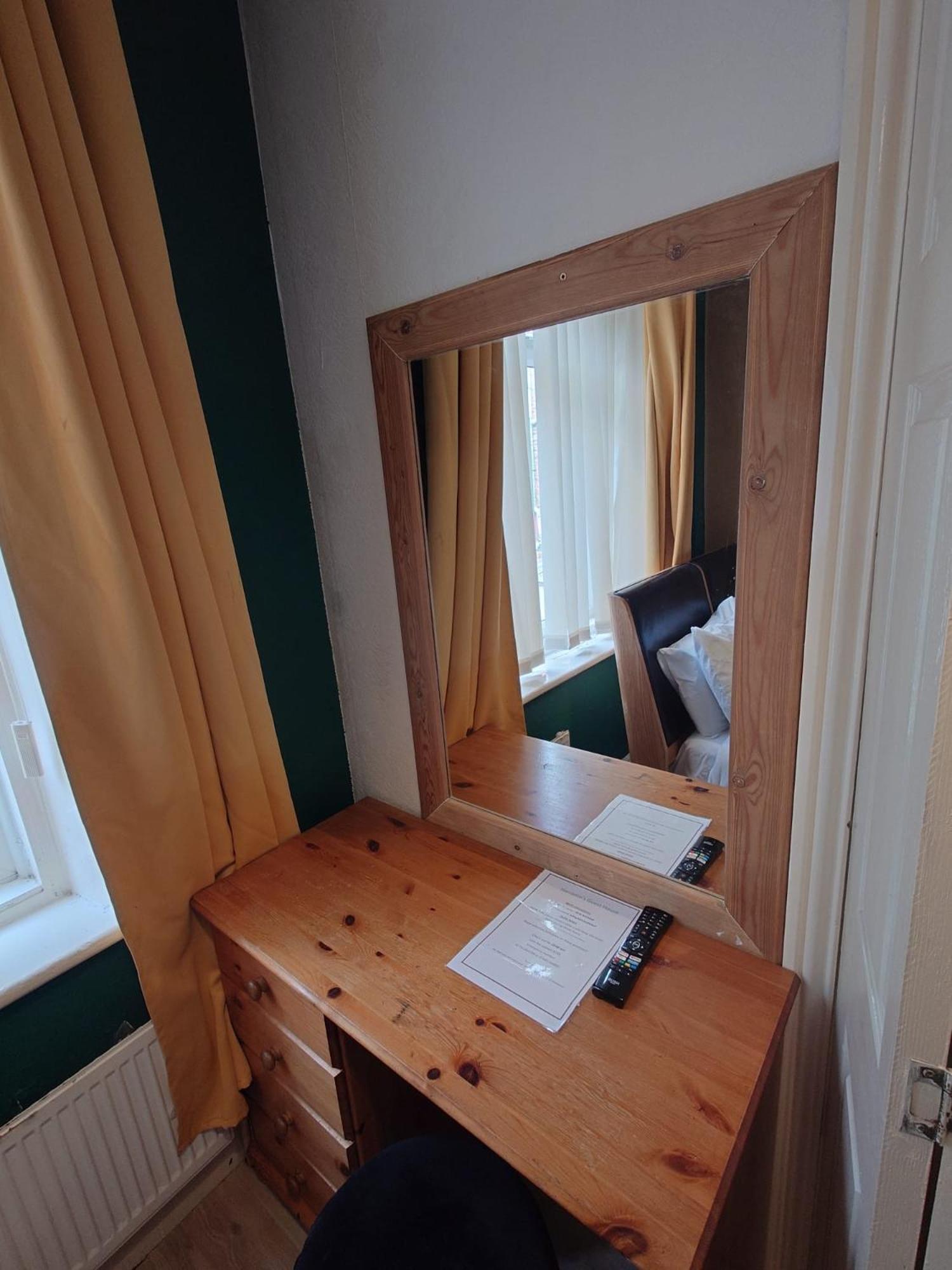 Harriette'S Guest House Blackpool Esterno foto